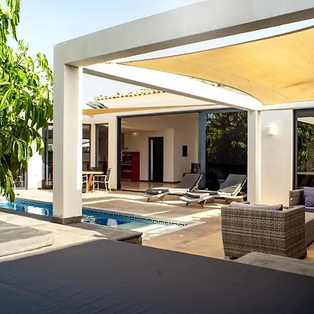 Vila Casa Yuna With Heated Pool In El Roque *